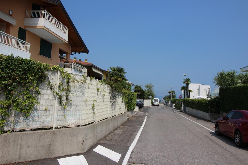 Appartamento Spiaggia Brema Sirmione Exterior photo